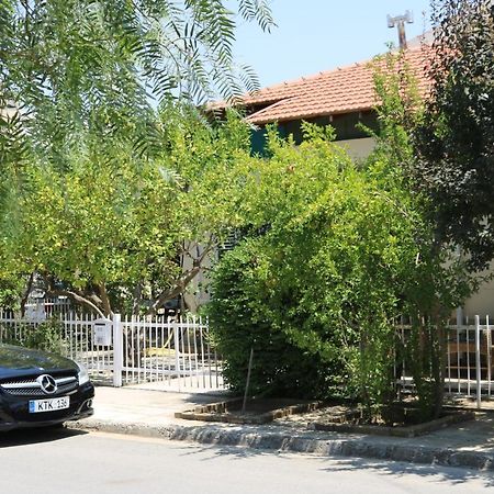 Costas Hostel Action Tseri Exterior foto